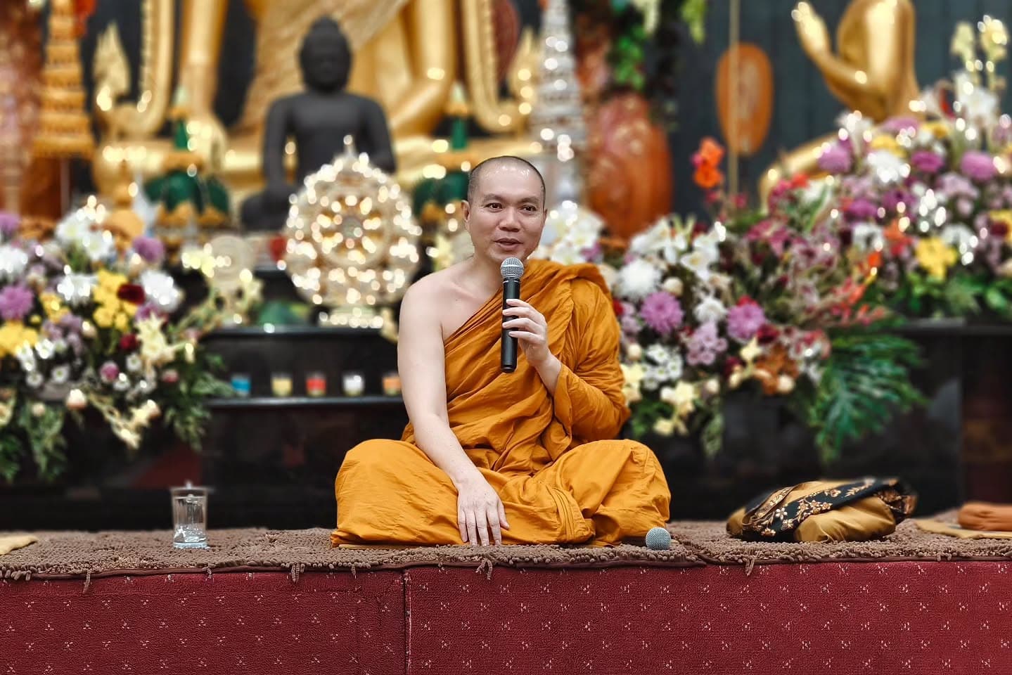 Gambar acara Dokumentasi: Pūjā Bhakti & Dhammadesanā
